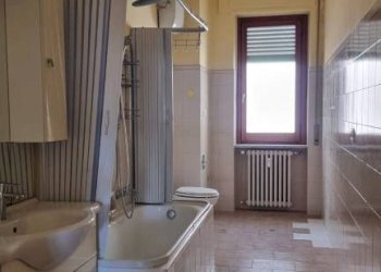 Bagno - Four-room apartment via dei Peligni, L'Aquila - photo 2