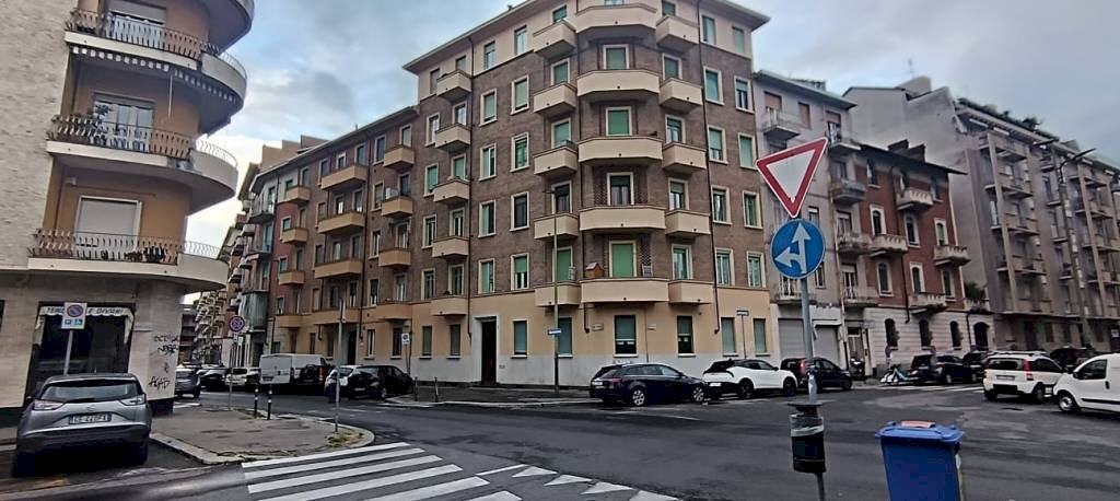 Two-room apartment Torino (neighborhood Parella) - photo 2