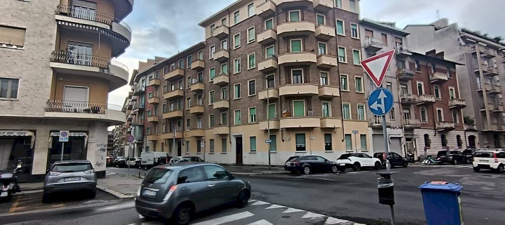 Two-room apartment Torino (neighborhood Parella) - photo 3
