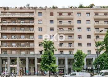 Office Milano (neighborhood Porta Nuova) - photo 1