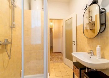 Three-room apartment Via Brogeda, Como - photo 15