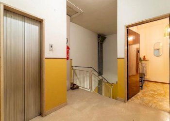 Three-room apartment Via Brogeda, Como - photo 16