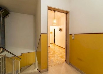 Three-room apartment Via Brogeda, Como - photo 17