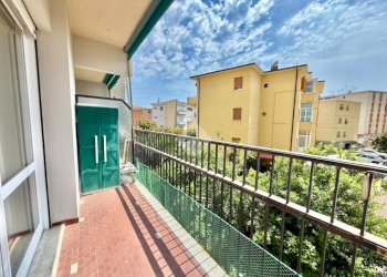 Three-room apartment Viale Liguria, Albissola Marina - photo 9