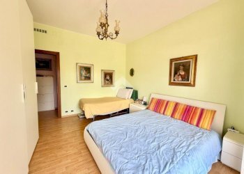 Three-room apartment Viale Liguria, Albissola Marina - photo 16