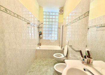 Three-room apartment Viale Liguria, Albissola Marina - photo 27