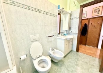 Three-room apartment Viale Liguria, Albissola Marina - photo 28