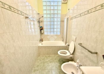 Three-room apartment Viale Liguria, Albissola Marina - photo 30
