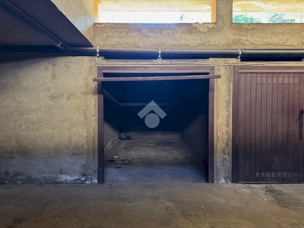 Box Via Michele Cerrone, Vercelli - photo 1