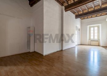 Portion of a house Piazza Cisterna, 14 
 Biella, Biella - photo 1
