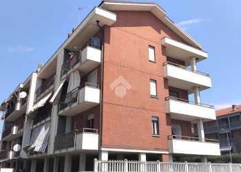 Two-room apartment Via Giuseppe Giacosa, Piossasco - photo 3