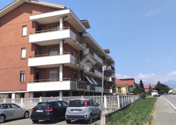 Two-room apartment Via Giuseppe Giacosa, Piossasco - photo 4