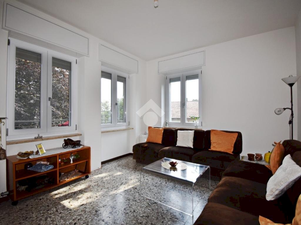 Four-room apartment Via San Pietro Martire, Ivrea - photo 1