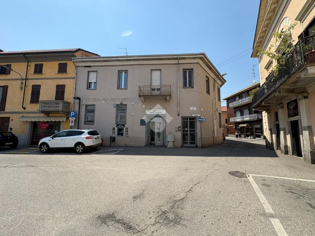 Four-room apartment Piazza Libertà, Cerano - photo 1