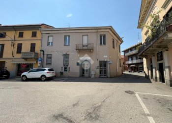 Four-room apartment Piazza Libertà, Cerano - photo 1