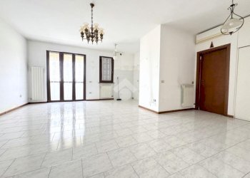 Two-room apartment Via Luigi Pirandello, Cesate - photo 8