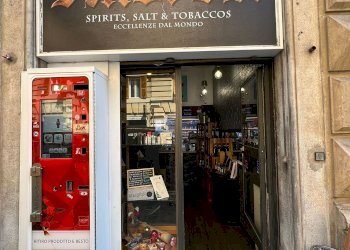 Locale Commerciale VIA MOLFINO 3 R, Genova (zona Sestri Ponente) - foto 16