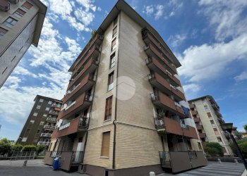 Three-room apartment Via Cannero, Milano (neighborhood Maciachini) - photo 8