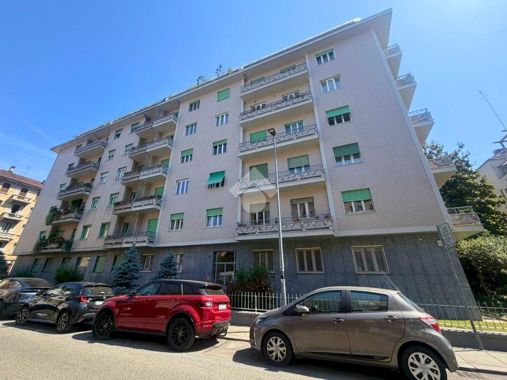 Three-room apartment Via Piffetti, Torino (neighborhood San Donato) - photo 1