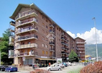 Four-room apartment Strada Montagnayes, Aosta - photo 1