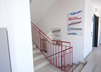 Office Viale Pietro Togliatti, Bologna (neighborhood Borgo Panigale) - photo 2