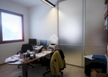 Office Viale Pietro Togliatti, Bologna (neighborhood Borgo Panigale) - photo 17