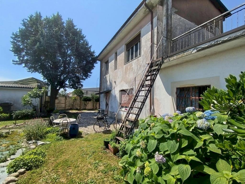 Villa Via Isonzo, Robecco sul Naviglio - photo 1
