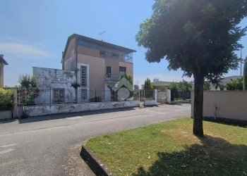 Villa Via Isonzo, Robecco sul Naviglio - photo 25