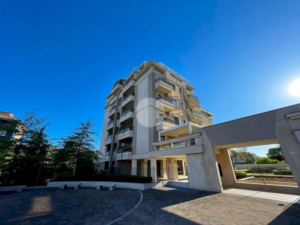 Trilocale Via Fratelli Sanchioli, Magenta - foto 1