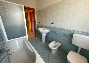 Three-room apartment Via saragat, Crescentino - photo 19