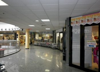 Ricezione / Lobby - Commercial Premises VIA KENNEDY
28, Brugherio - photo 2