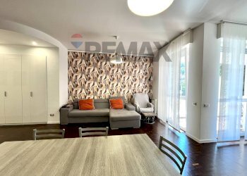 Sala da pranzo - Four-room apartment Via Sanvito Silvestro
 
66, Varese - photo 9