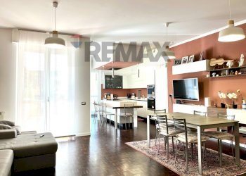 Sala da pranzo - Four-room apartment Via Sanvito Silvestro
 
66, Varese - photo 20