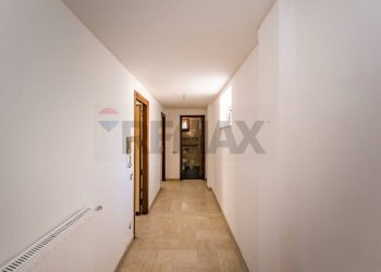 Hall / corridoio - Ufficio Via Domenico Scina'
28, Palermo - foto 9