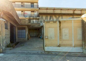 Edificio all\'aperto - Locale Commerciale Via Mario Rapisardi
6/8, Motta Sant'Anastasia - foto 16