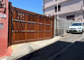 Edificio all\'aperto - Casa indipendente Via Vincenzo Bellini
 
49, Motta Sant'Anastasia - foto 3