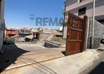 Edificio all\'aperto - Casa indipendente Via Vincenzo Bellini
 
49, Motta Sant'Anastasia - foto 4