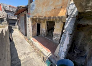Edificio all\'aperto - Casa indipendente Via Vincenzo Bellini
 
49, Motta Sant'Anastasia - foto 15