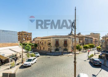 Edificio all\'aperto - Casa semi indipendente Via Vittorio Emanuele
78, Aci Sant'Antonio - foto 1