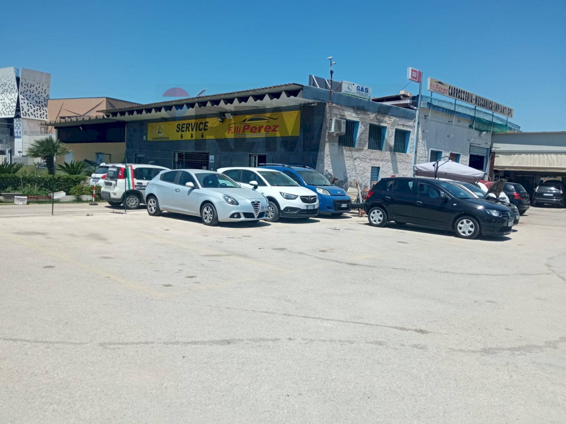 Edificio all\'aperto - Capannone Via Necropoli del fusco
 
snc, Siracusa - foto 1