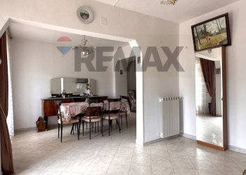 Sala da pranzo - Casa semi indipendente Via Mazzini
59, Collepietro - foto 4