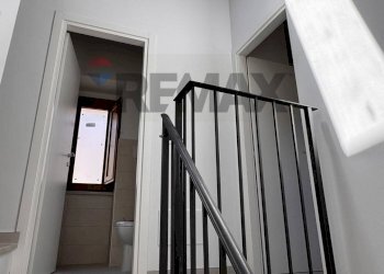 Scale - Casa semi indipendente via Centrale
 
21, L'Aquila - foto 6