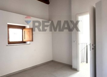 Camera matrimoniale - Casa semi indipendente via Centrale
 
21, L'Aquila - foto 10