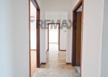 Ingresso e disimpegno - Appartamento Via Quarenghi
 
58, Bergamo - foto 9