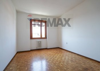 Camera con parquet - Appartamento Via Quarenghi
 
58, Bergamo - foto 13