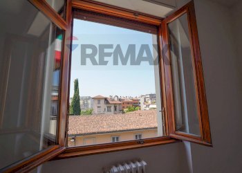 Vista da camera con parquet - Appartamento Via Quarenghi
 
58, Bergamo - foto 15
