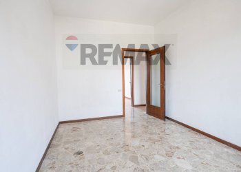 Camera pavimento in marmo - Appartamento Via Quarenghi
 
58, Bergamo - foto 21