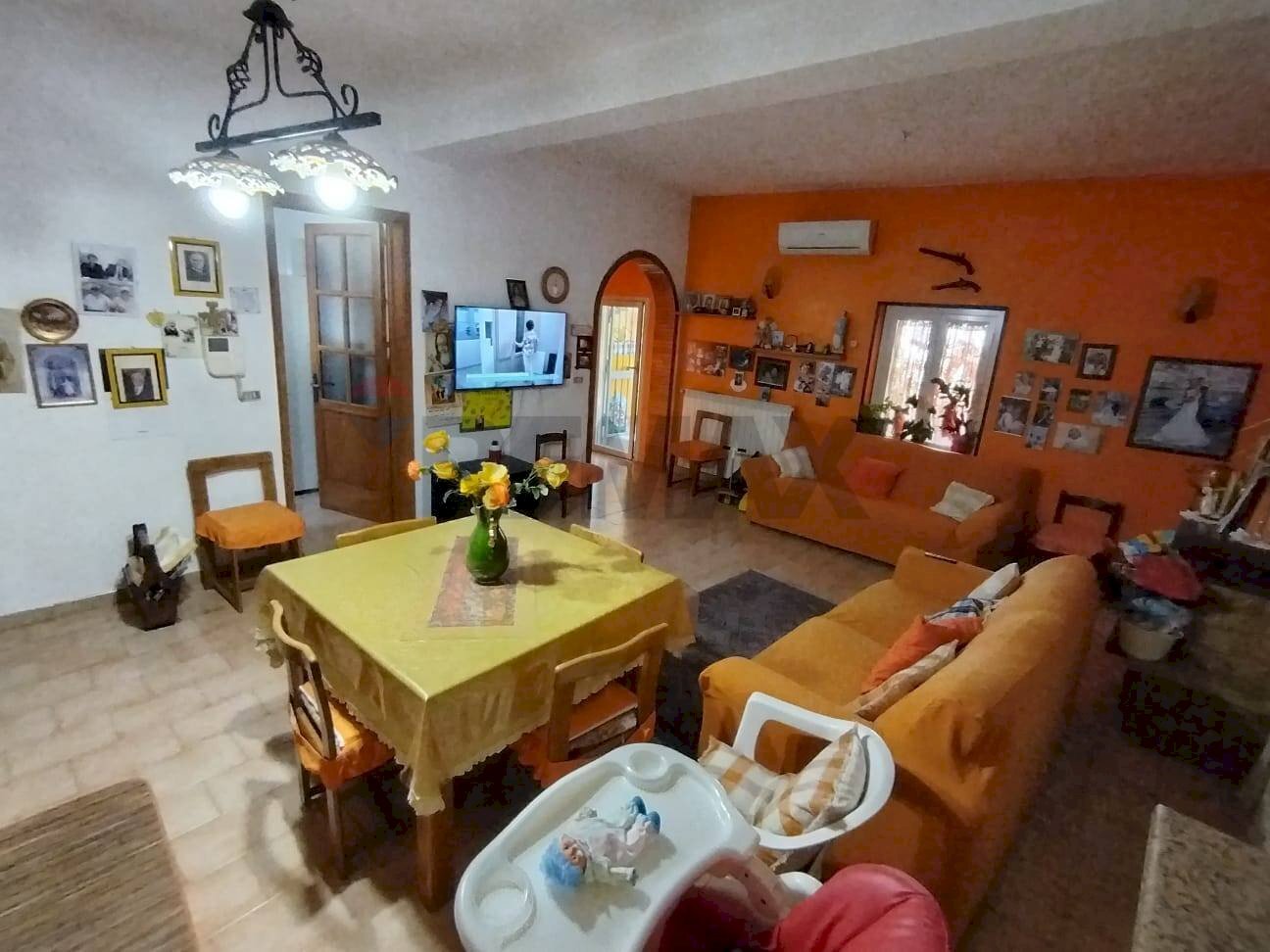 Sala da pranzo - Casa indipendente via Gesù e Maria
22, Carini - foto 2