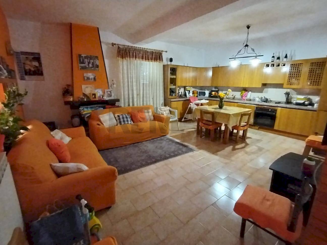 Sala da pranzo - Casa indipendente via Gesù e Maria
22, Carini - foto 3