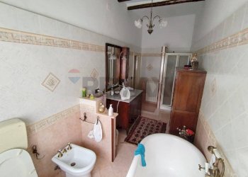 Bagno - Independent house via Gesù e Maria
 
22, Carini - photo 15